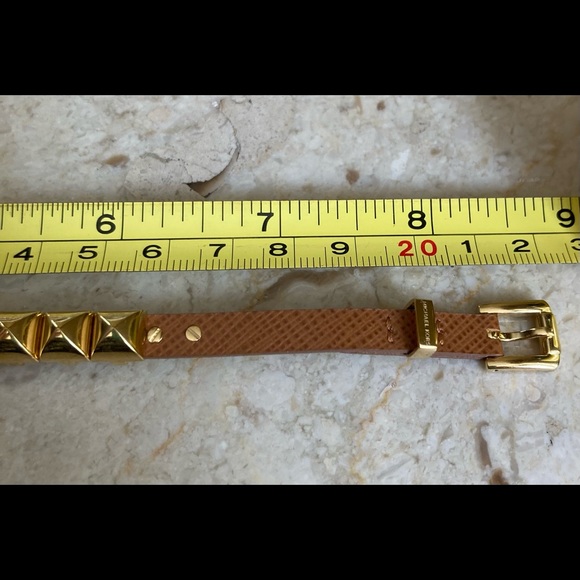 Michael Kors Pyramid Saffiano Tan Leather Bracelet - Picture 5 of 11